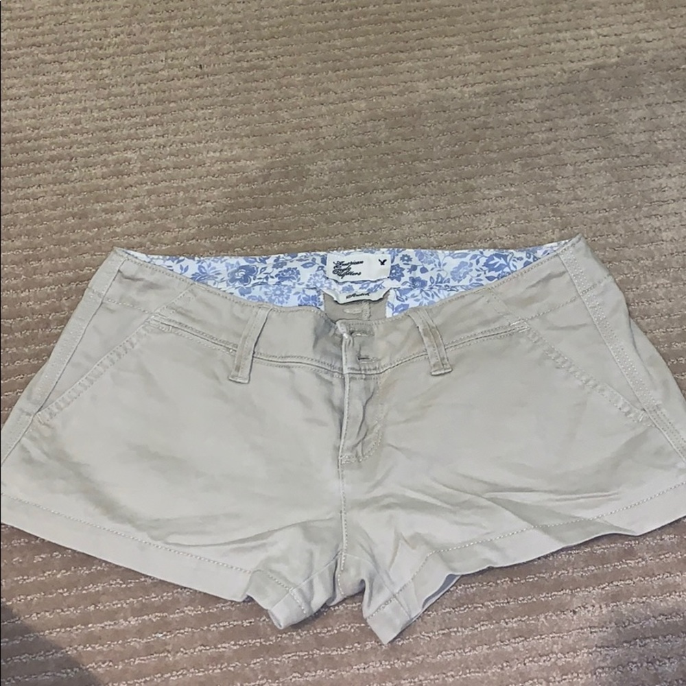 Khaki American Eagle shorts
